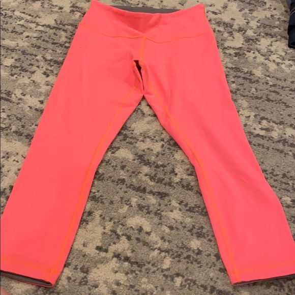 Lululemon reversible capri size 6 - Picture 1 of 3